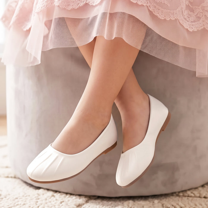 Kids Girls Ballerinas in White with Pleated Toe, Soft Insole & Low Flat Comfort Sole
