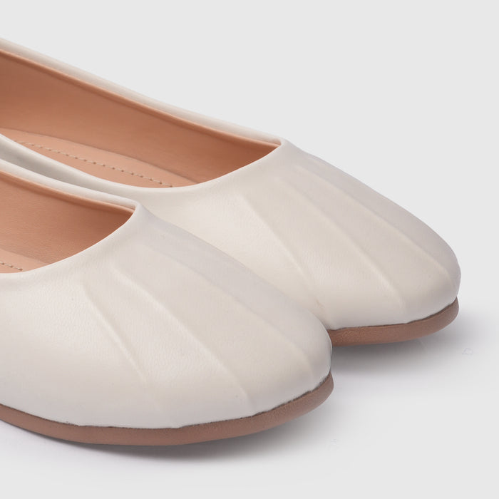 Kids Girls Ballerinas in White with Pleated Toe, Soft Insole & Low Flat Comfort Sole