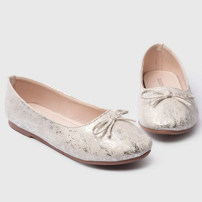 Kids Girls Off-White Textured Ballerina Flats with Bow Detail & Flexible TPR Comfort Sole