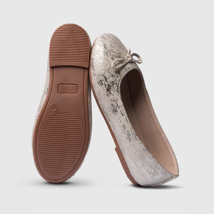 Kids Girls Off-White Textured Ballerina Flats with Bow Detail & Flexible TPR Comfort Sole