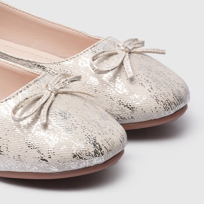 Kids Girls Off-White Textured Ballerina Flats with Bow Detail & Flexible TPR Comfort Sole